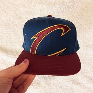 Mitchell’s & Ness Cleveland Cavaliers flatbill hat